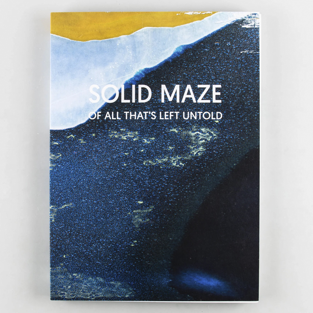 Solid Maze Of All That’s Left Untold, Piotr Zbierski, red. Andre Frere, opracowanie graficzne Piotr Zbierski, Wydawnictwo Biblioteki PWSFTviT/ Wydawnictwo AHE w Łodzi
